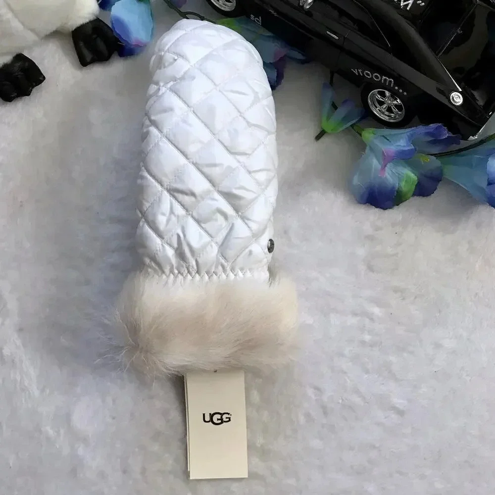 UGG NWT White Quilted Faux Fur Touch Screen Water Resistant Mittens Women L/XL